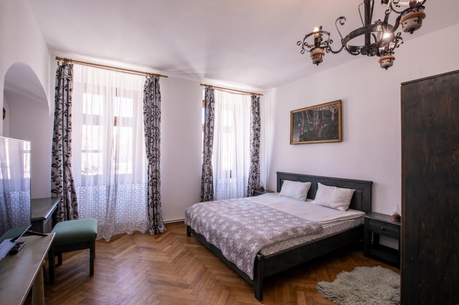4 Rooms Piata Sfatului Braşov Exteriör bild