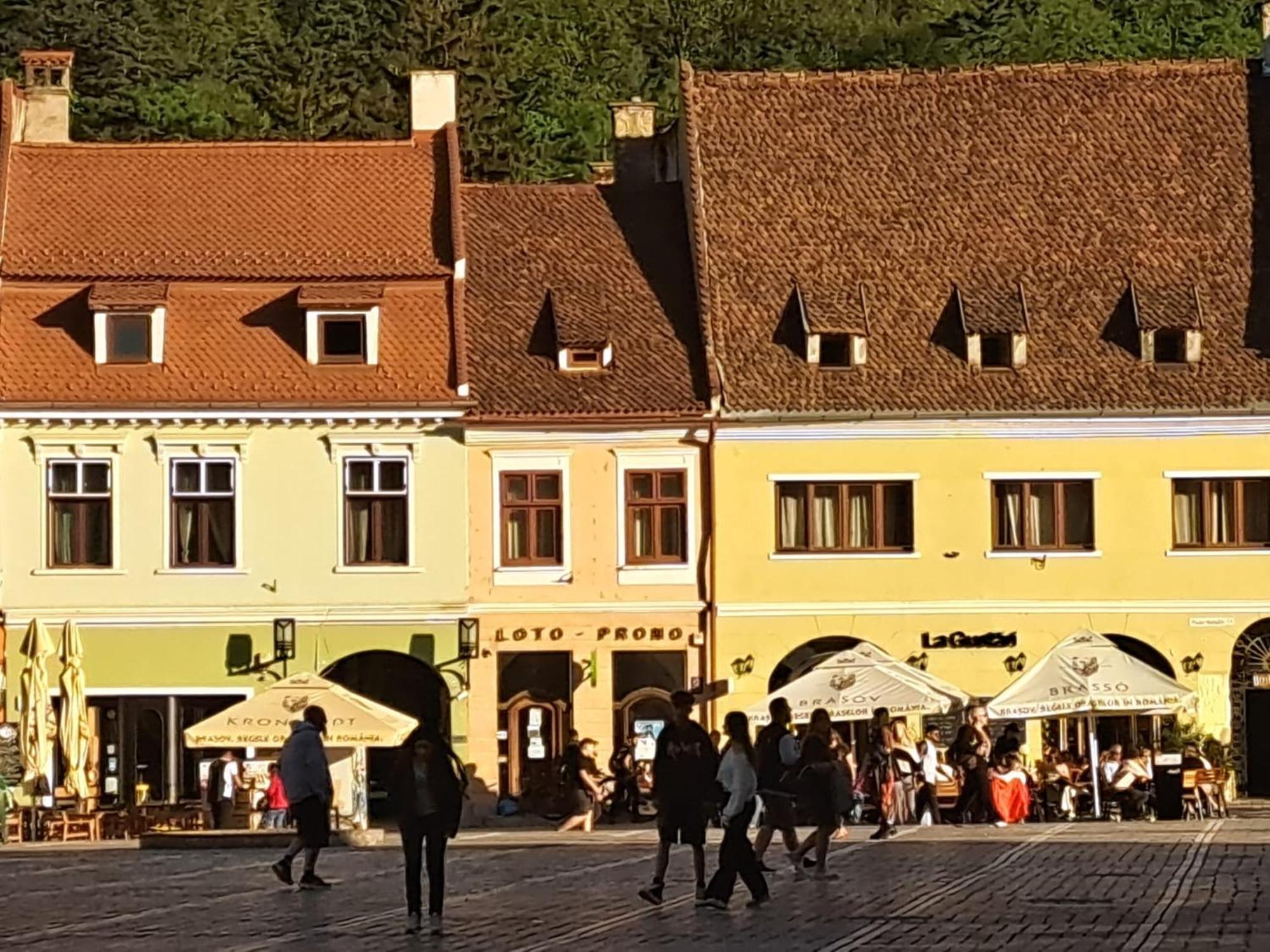 4 Rooms Piata Sfatului Braşov Exteriör bild