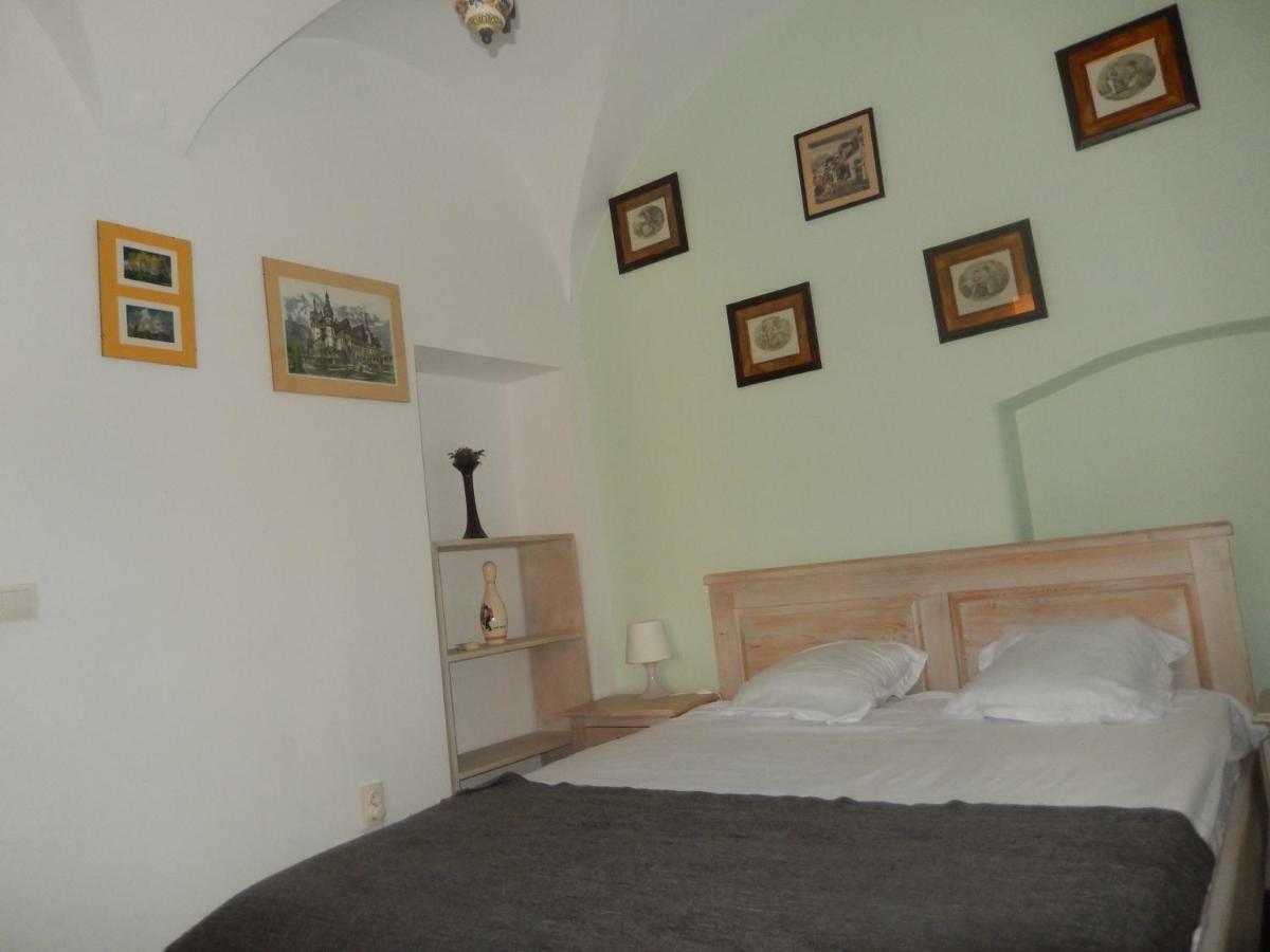 4 Rooms Piata Sfatului Braşov Exteriör bild